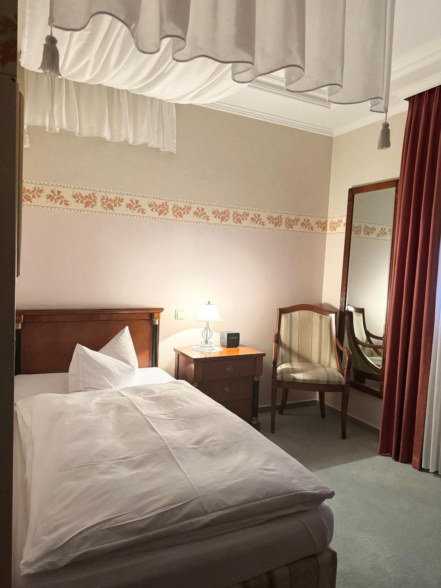Hotel Seehof Leipzig Zwenkau Esterno foto
