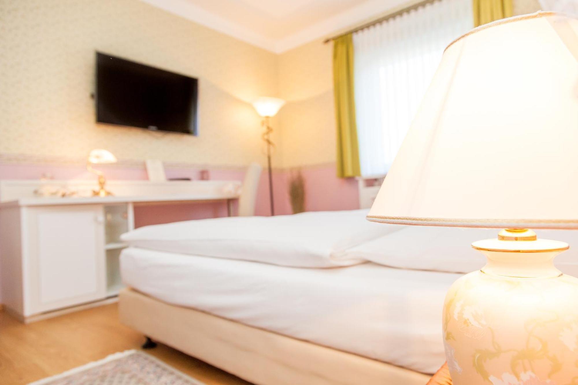 Hotel Seehof Leipzig Zwenkau Esterno foto