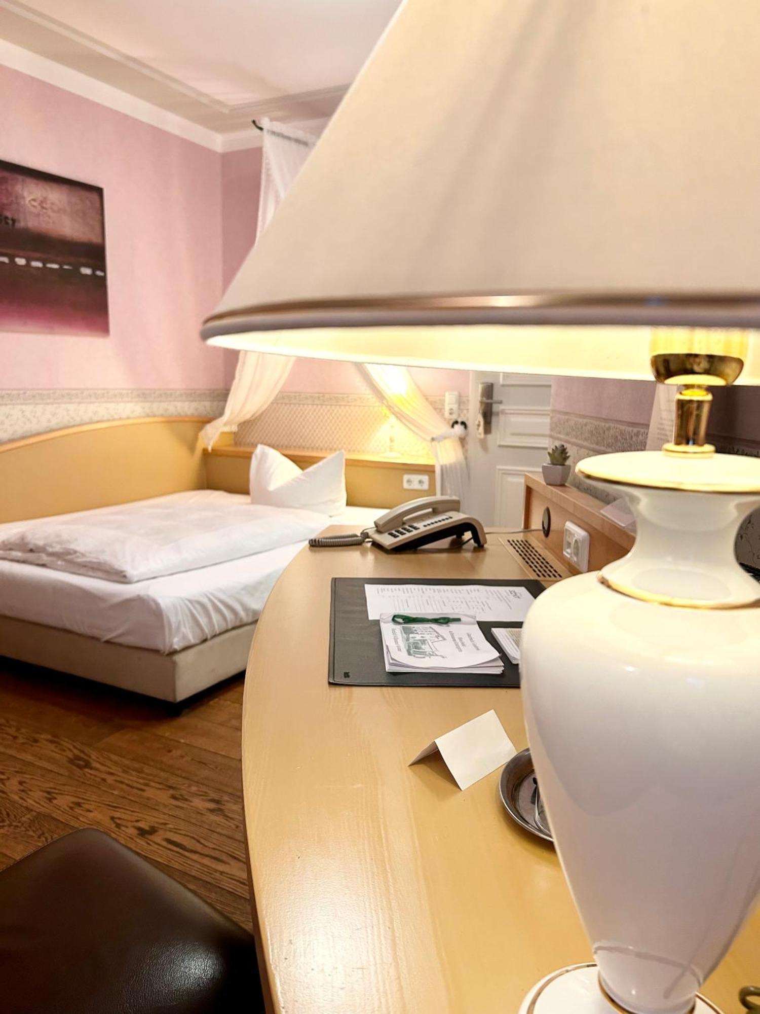 Hotel Seehof Leipzig Zwenkau Esterno foto