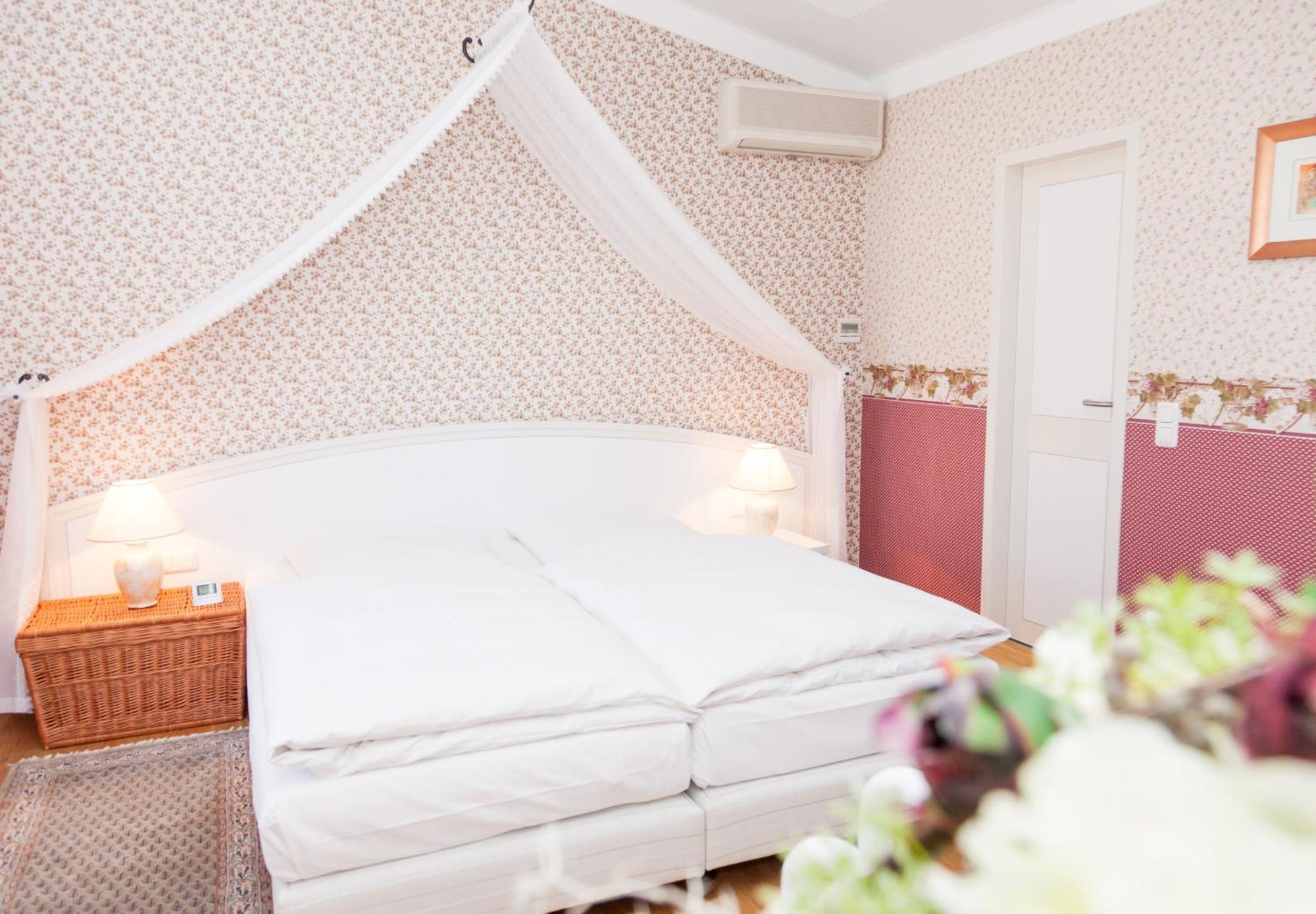 Hotel Seehof Leipzig Zwenkau Esterno foto
