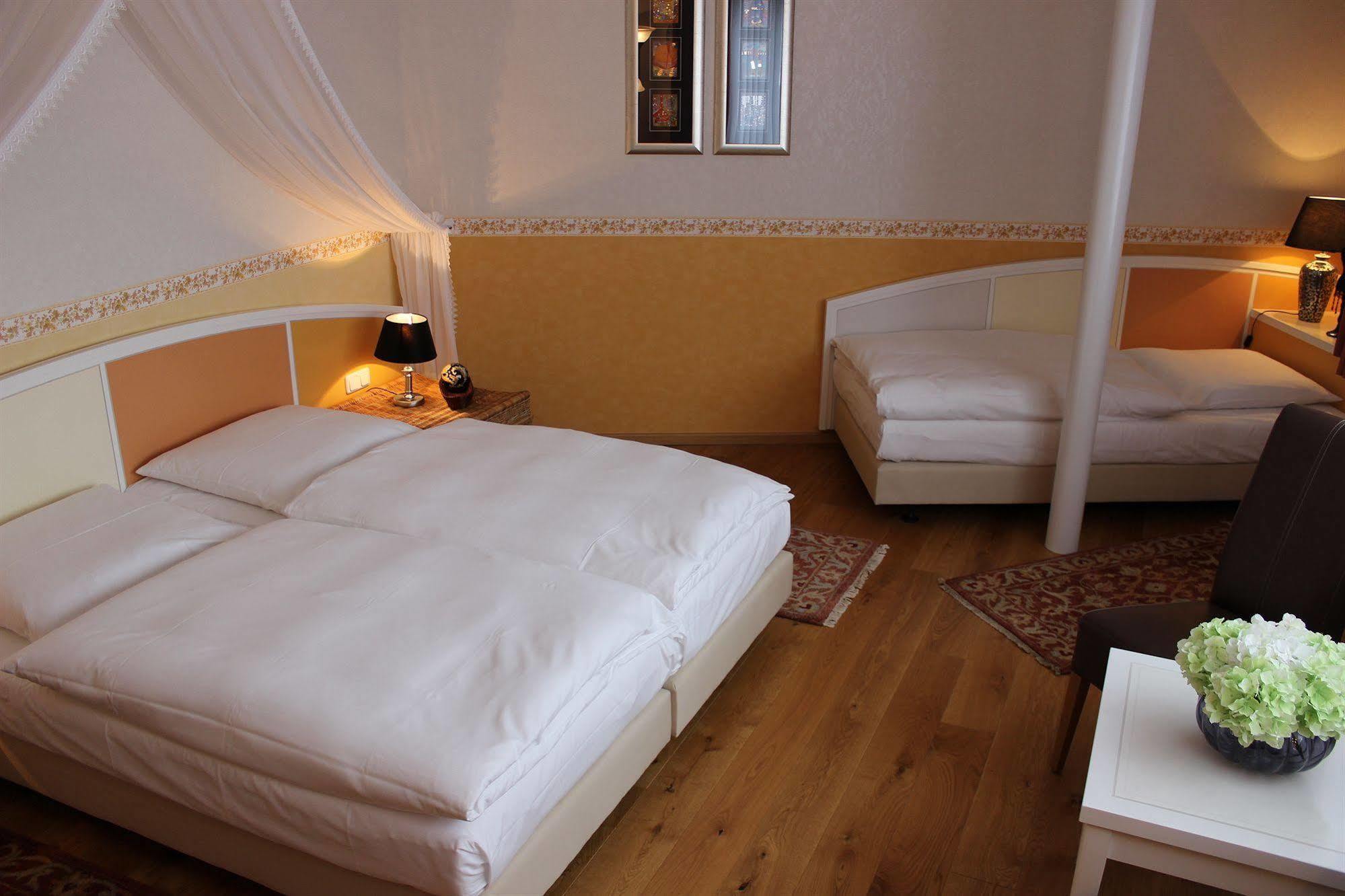 Hotel Seehof Leipzig Zwenkau Esterno foto